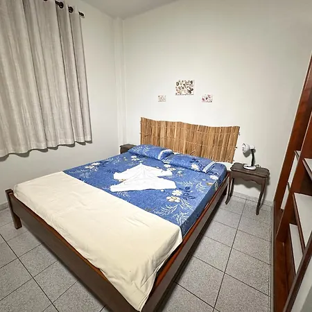 Apartamento com vista pro mar no Centro de Ubatuba - 1 vaga de garagem carro pequeno e médio porte, 2 quartos e cozinha completa-3